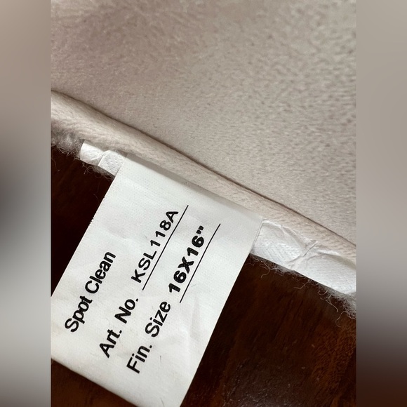 Hooked Winter Decorative Pillow - Picture 6 of 8